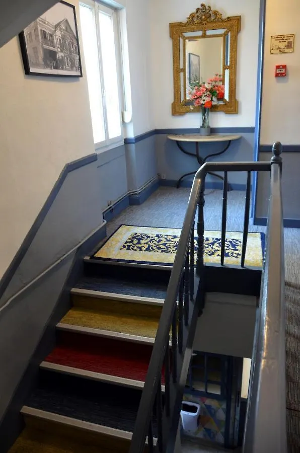 **  Hotel Aux Lys D'Or Réalville Francia